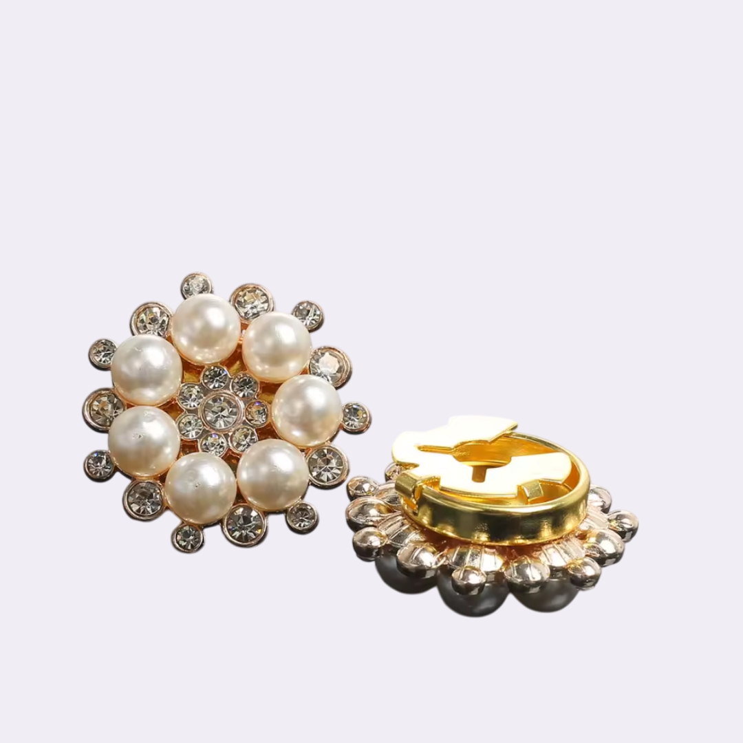 Luna Clip – Floral Brooch to Elevate Your Shirt