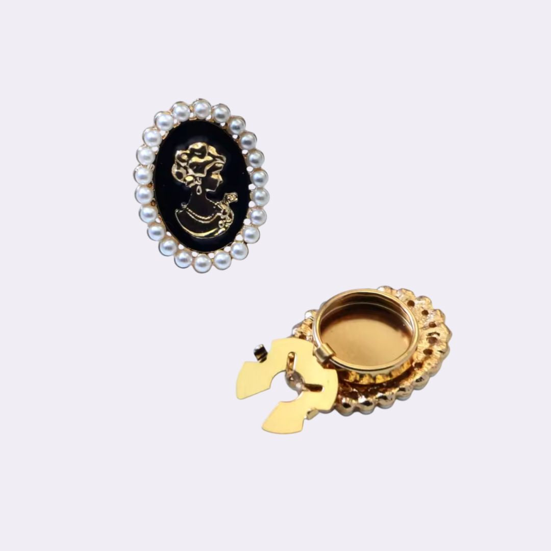 Golden Cameo Elegance – Floral Brooch to Elevate Your Shirt
