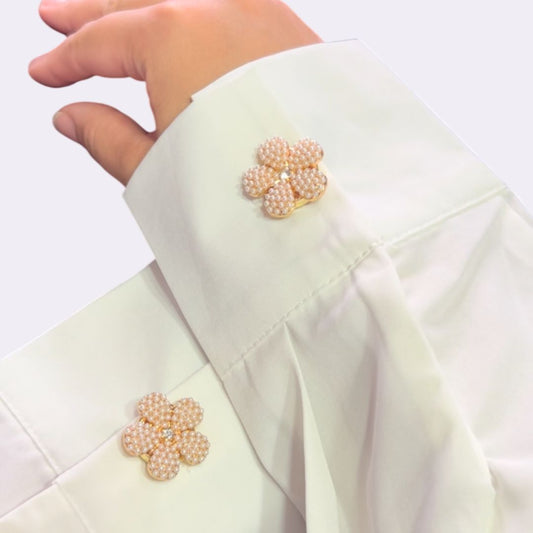 Golden Petal – Floral Brooch to Elevate Your Shirt
