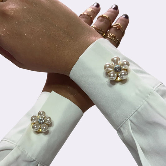Celeste Twist – Floral Brooch to Elevate Your Shirt