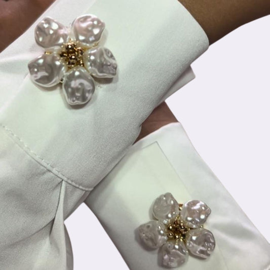 White Pearl – Floral Brooch to Elevate Your Shirt